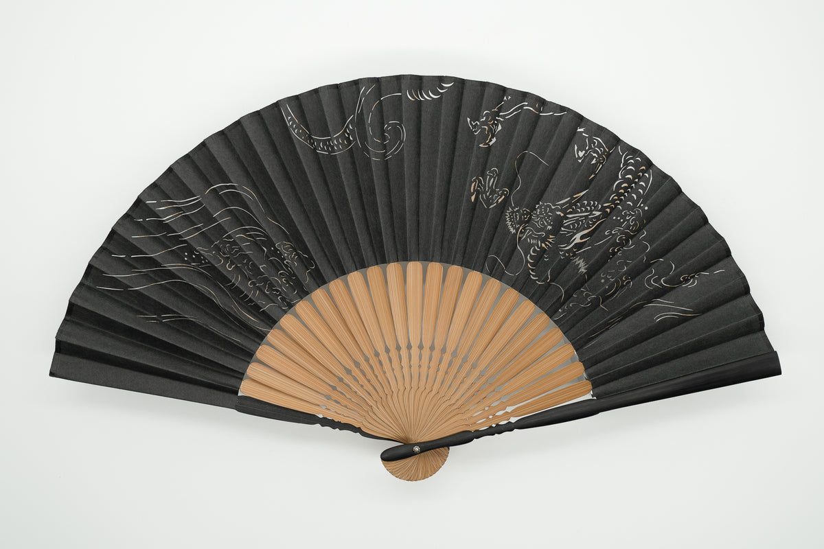 龍図柄】秀雄作 飾り扇子 置物 縁起物 透かし 波に龍– 扇専門店 万葉