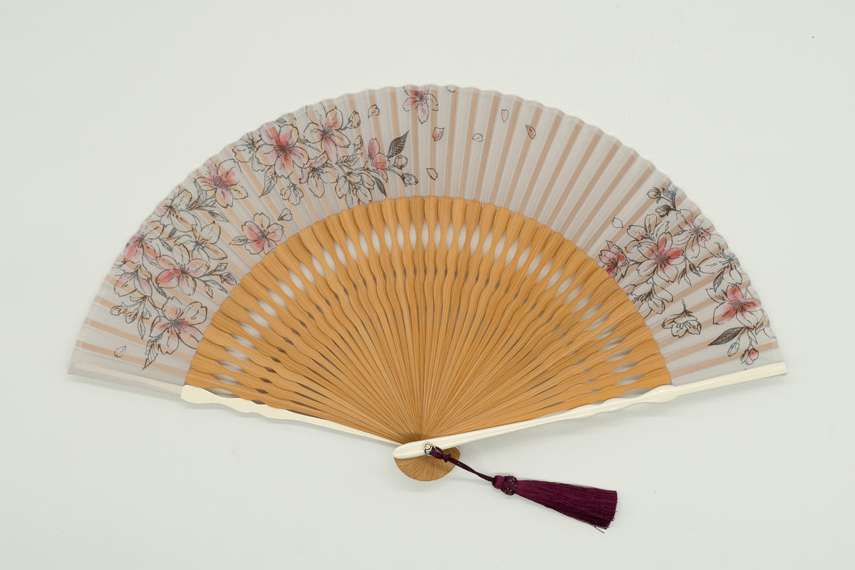 梅の花 扇子 専用ケース付き 扇子ケース付、専用桐箱入り】桜しずく（薄灰1353）– 扇専門店 万葉